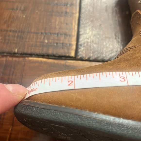 Ariat Brown Cowboy Boots with American Flag Design - Picture 14 of 16